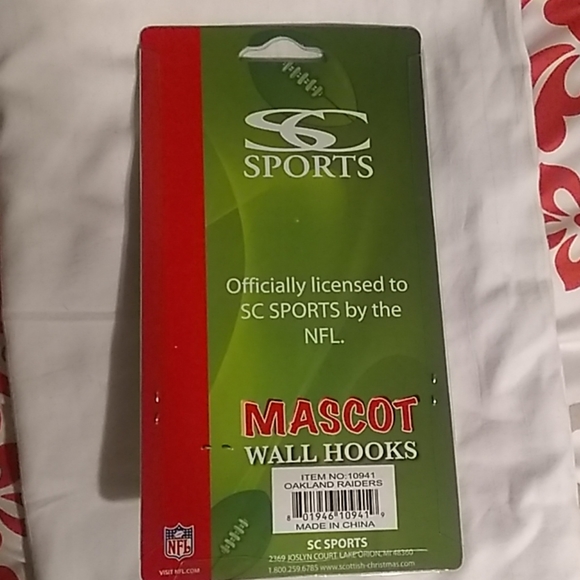 Mascot Wall Hooks Raider's - Picture 4 of 8